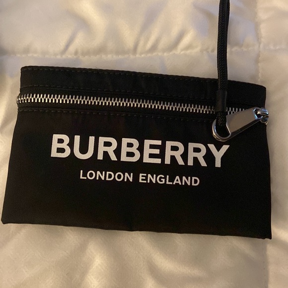 Mens Authentic Burberry arm wallet with dust bag - Picture 2 of 4